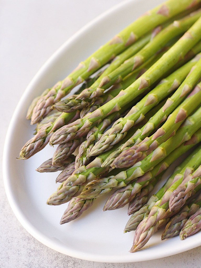 Fresh asparagus on a plate