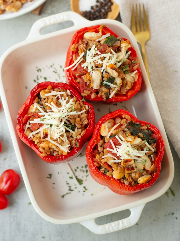 Finished vegan italian stuffed pepper