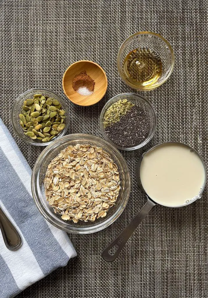 Ingredients for easy vegan overnight oats