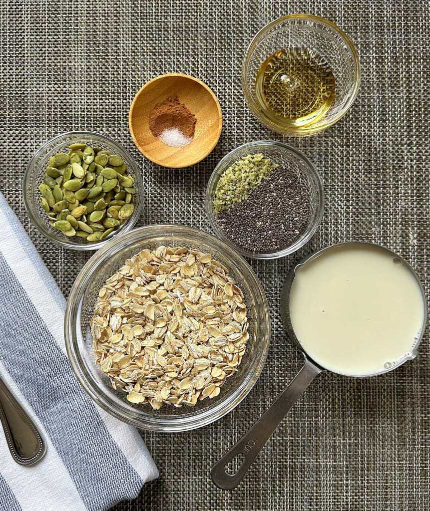 Ingredients for easy vegan overnight oats