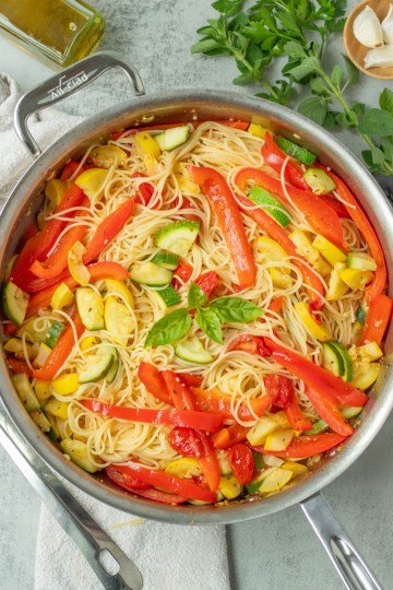 finished pot of vegan pasta primavera top view