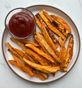 Finished air fryer sweet potato fries