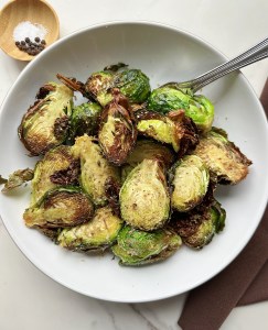 finished crispy air fried brussels sprouts