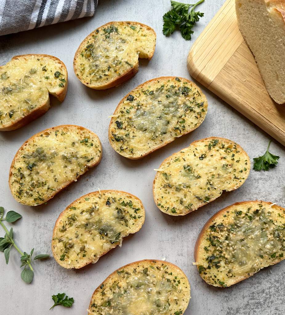 finished vegan cheesy garlic bread