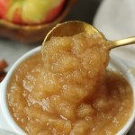 easy crockpot applesauce spoonful