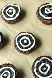 step 2 of decorating spider web brownie bites