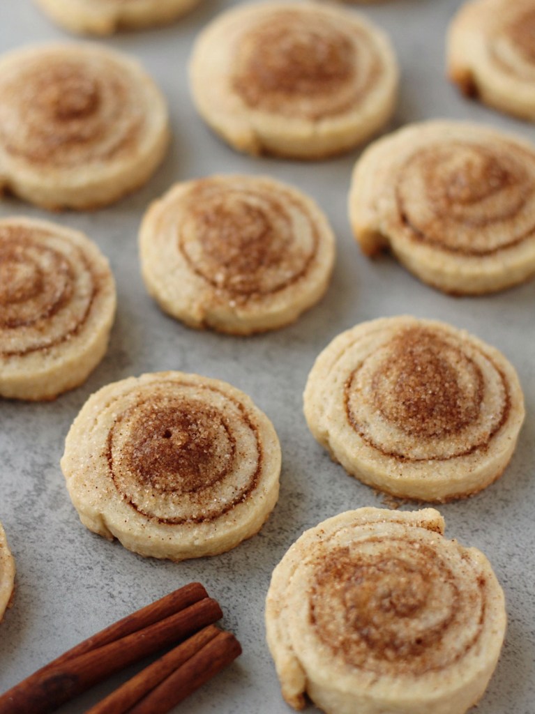 vegan pie crust cookies laid out
