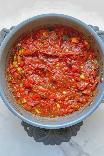 top view garden veggie pasta sauce in pan