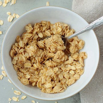 oatmeal streusel topping in a white bowl