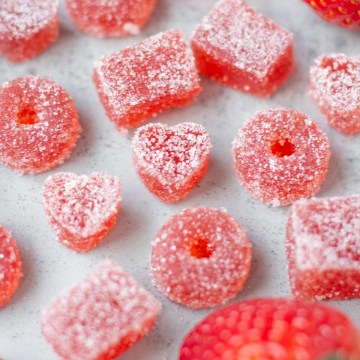 close up vegan gummy candy in 3 different shapes
