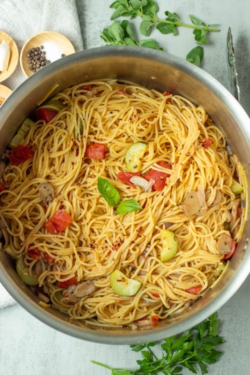 top view finished one pot vegan spaghetti